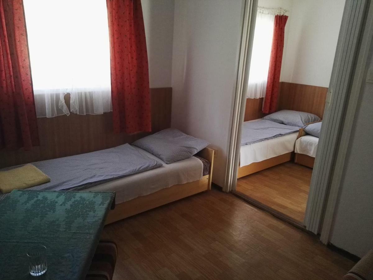 Vadasa Motel Es Etterem Hegyhatszentjakab Экстерьер фото